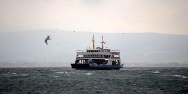 Gokceada-ve-Bozcaada-hatlarindaki-feribot-seferlerine-firtina-engeli-featured