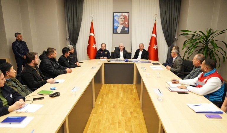 İstanbul Valisi Gül'den, Şile'de acil afet koordinasyon ekibine ziyaret