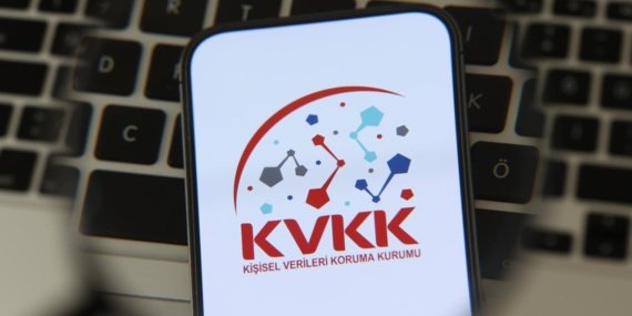 KVKK-Isveren-calisanin-kurumsal-eposta-yazismalarina-serbestce-erisemez-featured