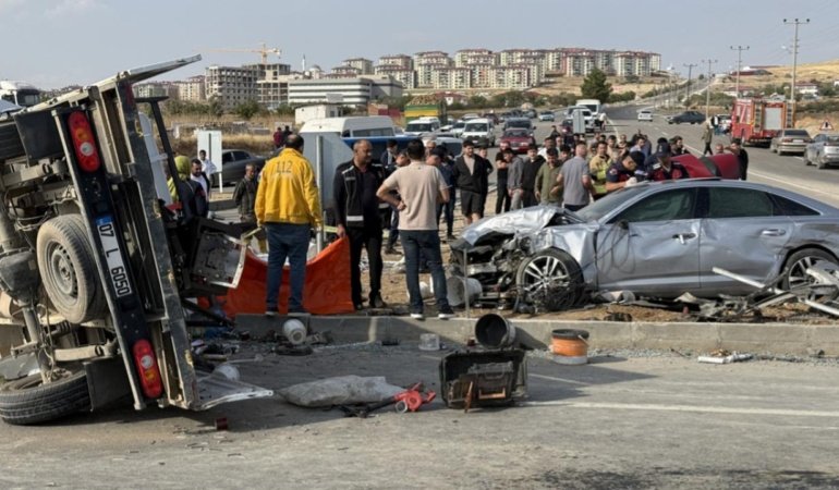 MHP Milletvekili Karakoç'un bulunduğu konvoy kaza yaptı: 1 ölü, 7 yaralı
