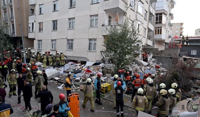Maltepe'de kısmen çöken binanın mimarı ve şantiye şefi tutuklandı