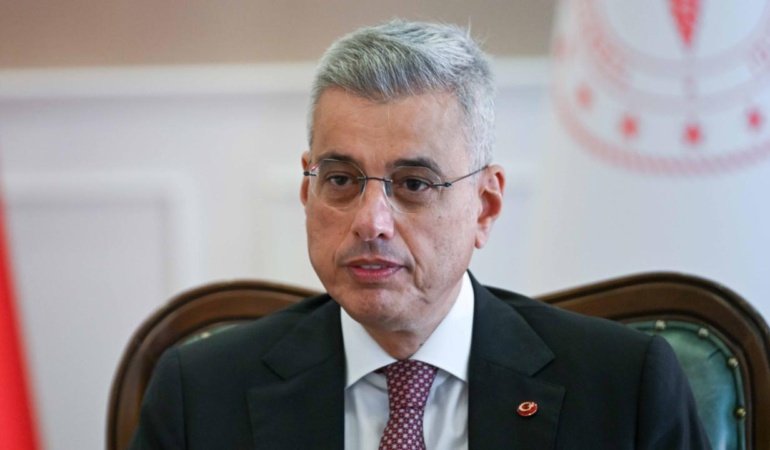 Memişoğlu: Sigara düzenlemesinin insanları ifşa etmekle alakası yok