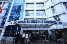 Mersin039de-3-belediyeye-yolsuzluk-operasyonu-59-supheli-adliyeye-sevk-edildi-featured