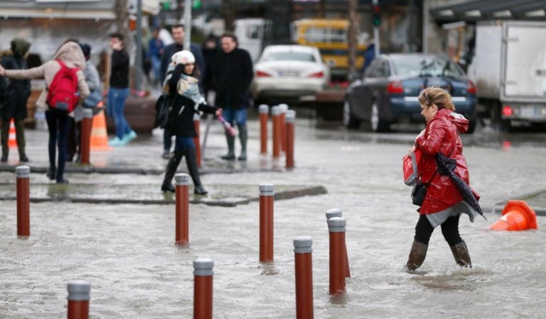 Meteorolojiden kuvvetli yağış, fırtına ve kar uyarısı