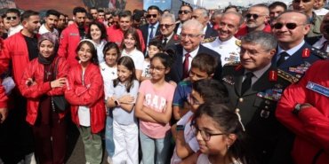 Milli-Savunma-Bakani-Guler-ve-TSK-komuta-kademesi-TEKNOFEST-Guneydogu039yu-ziyaret-etti-featured