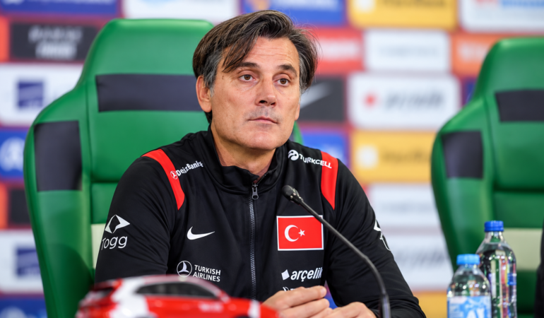 Montella'dan forvet açıklaması: “Bana 3. Lig'den forvet sordular”