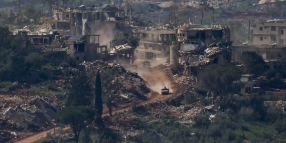 Soykirimci-Israil-ordusu-ateskese-ragmen-Lubnan039in-guneyine-saldirilarini-surdurdu-featured